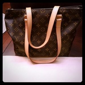 Authentic Louis Vuitton handbag !
